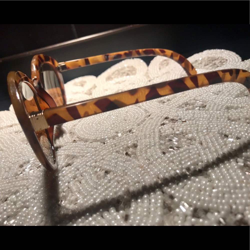 Sunglasses - Picture 2 of 3